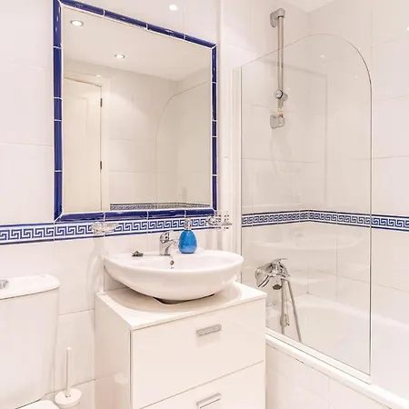 In With Outdoor Swimming Pool, Wifi&2 Bedrooms *